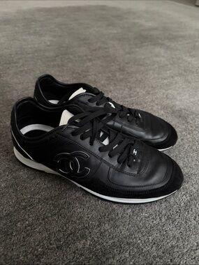 CHANEL Black Leather Low-Top Sneakers with White Accents 38.5